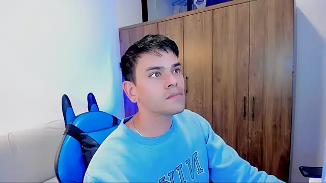 Snapshot of joe_jhon chatting on February 22, 12:40 pm joe jhon online show from February 22, 12:40 pm