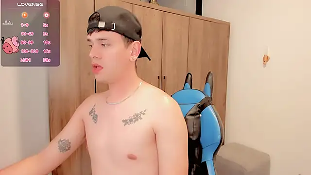 Snapshot of joe_jhon chatting on March 1, 9:48 pm joe jhon online show from March 1, 9:48 pm