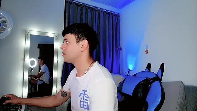 Snapshot of joe_jhon chatting on March 8, 12:33 am joe jhon online show from March 8, 12:33 am