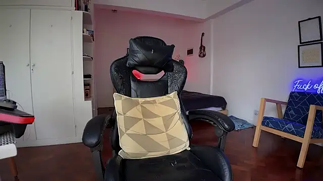 Den BlueXx online show from October 12, 9:03 pm