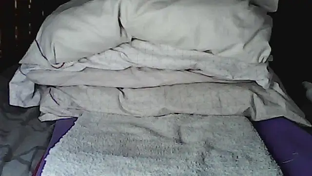 DarkElfSorceress online show from April 25, 4:15 pm