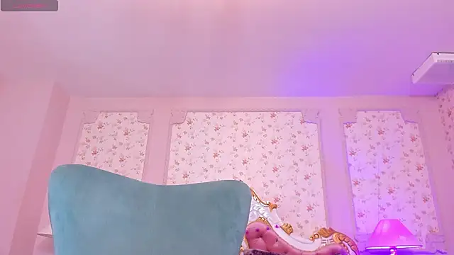 Snapshot of AllissonJames chatting on October 16, 10:49 am AllissonJames online show from October 16, 10:49 am