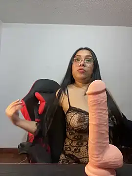 Snapshot of Alice_taylor1_ chatting on February 5, 4:48 am Alice taylor1 online show from February 5, 4:48 am