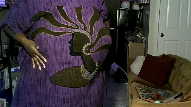 BigKittyRaven online show from December 7, 2:42 am