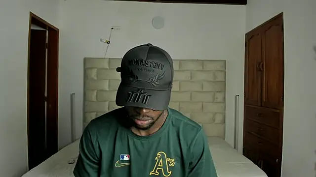 Dylan Taylor online show from February 15, 3:36 am