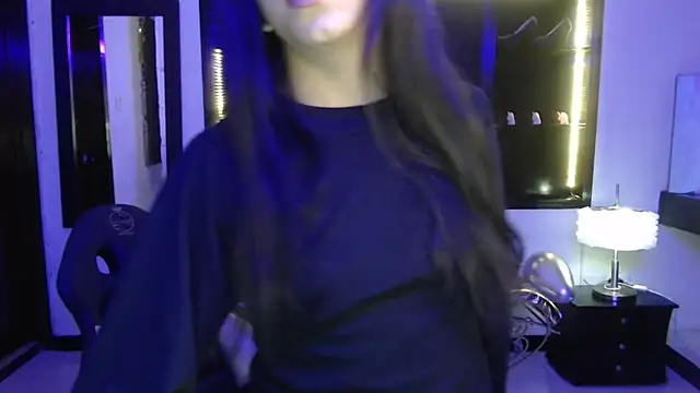 Angela Diaz  online show from January 18, 2:12 pm