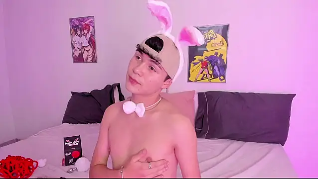 crushnier online show from February 10, 5:30 pm