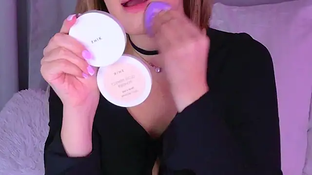 BeatriceEsmont online show from November 16, 7:30 pm