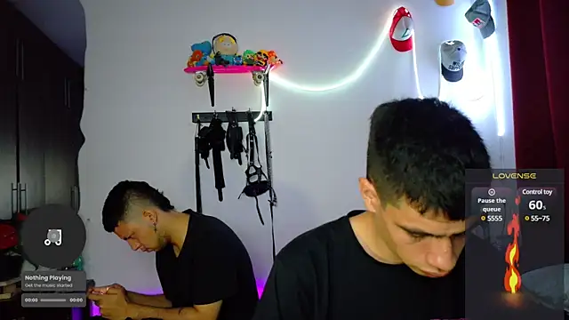 Snapshot of Nymphobuddies chatting on March 10, 3:01 am Nymphobuddies online show from March 10, 3:01 am