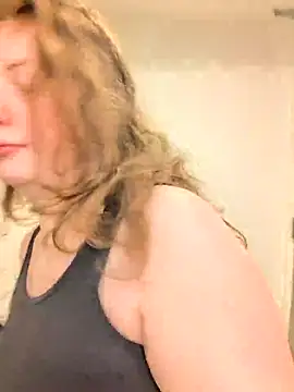 Twitchtheclownn online show from December 14, 5:18 pm