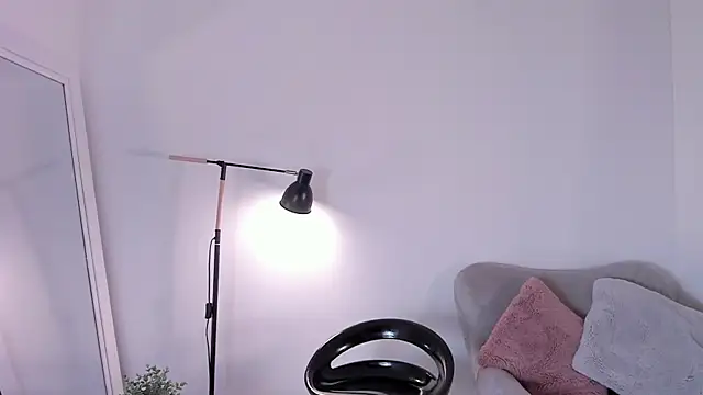 Snapshot of EmmaaCoel chatting on December 20, 8:45 pm EmmaaCoel online show from December 20, 8:45 pm