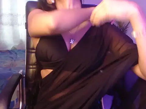 Snapshot of SexyMihika chatting on February 9, 5:40 am SexyMihika online show from February 9, 5:40 am