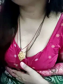 Snapshot of Mayuri77 chatting on February 23, 5:27 am Mayuri77 online show from February 23, 5:27 am