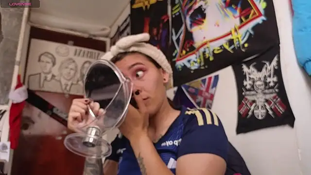 Snapshot of Darkness_jones_ chatting on December 11, 7:03 pm Darkness jones online show from December 11, 7:03 pm