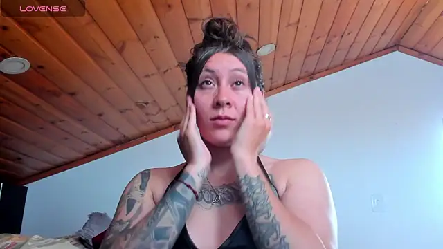 Snapshot of Darkness_jones_ chatting on February 2, 6:28 pm Darkness jones online show from February 2, 6:28 pm