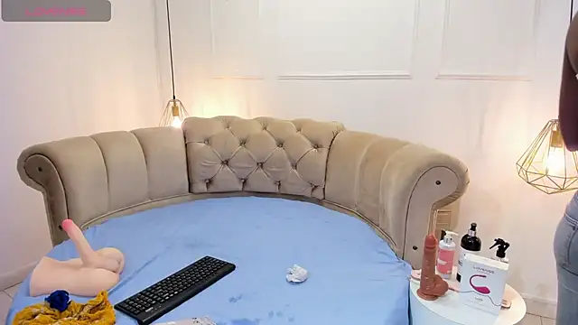 briannaduque online show from March 4, 1:38 pm