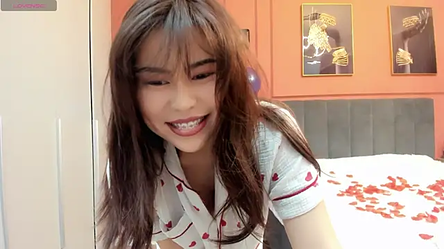 may mia online show from March 10, 6:59 am