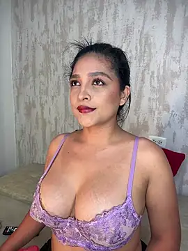 Snapshot of AdeleGray chatting on May 7, 11:10 pm AdeleGray online show from May 7, 11:10 pm