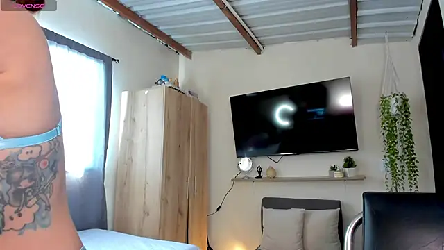 Snapshot of sofiaVelez01 chatting on February 4, 6:58 pm sofiaVelez01 online show from February 4, 6:58 pm