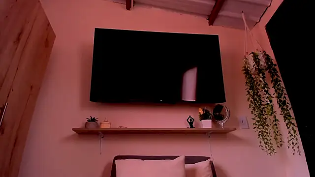 Snapshot of sofiaVelez01 chatting on April 29, 4:11 pm sofiaVelez01 online show from April 29, 4:11 pm