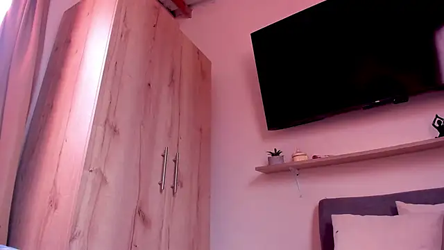 Snapshot of sofiaVelez01 chatting on June 2, 3:58 pm sofiaVelez01 online show from June 2, 3:58 pm