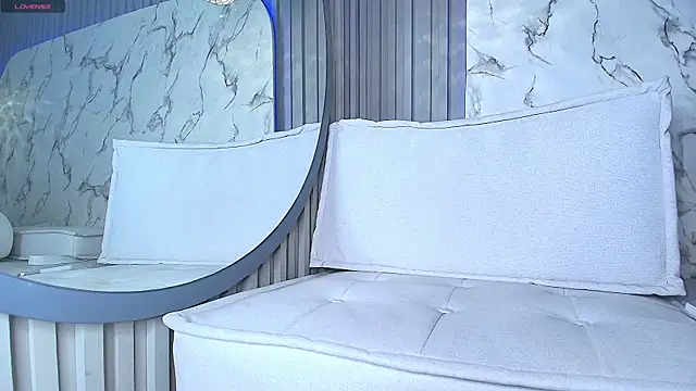 Franchesca De Luca online show from March 21, 3:44 am