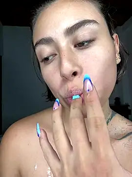 Franchesca De Luca online show from December 16, 3:11 am