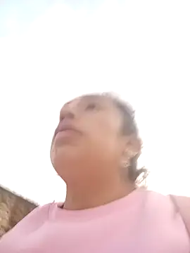 Snapshot of yaz_guzman chatting on December 6, 10:38 am yaz guzman online show from December 6, 10:38 am