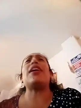 Snapshot of yaz_guzman chatting on December 7, 6:32 am yaz guzman online show from December 7, 6:32 am