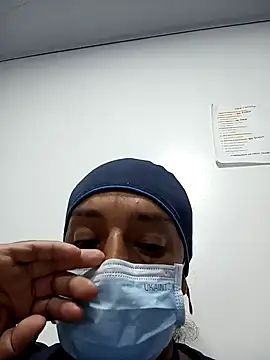 Snapshot of yaz_guzman chatting on December 8, 2:07 am yaz guzman online show from December 8, 2:07 am