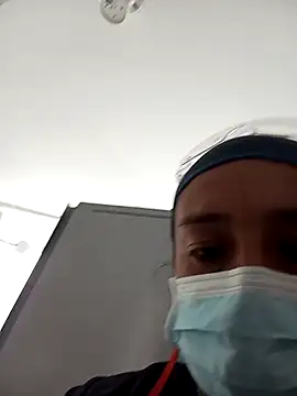 Snapshot of yaz_guzman chatting on December 8, 7:43 pm yaz guzman online show from December 8, 7:43 pm