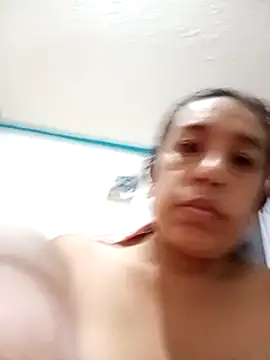 Snapshot of yaz_guzman chatting on December 16, 5:17 am yaz guzman online show from December 16, 5:17 am