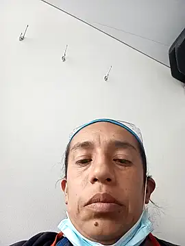 Snapshot of yaz_guzman chatting on December 16, 5:00 pm yaz guzman online show from December 16, 5:00 pm