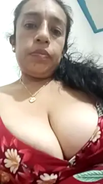 Snapshot of yaz_guzman chatting on December 18, 12:32 am yaz guzman online show from December 18, 12:32 am