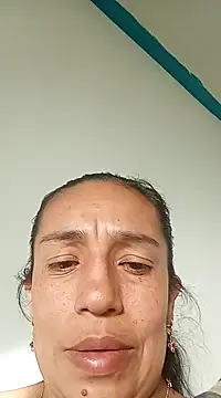 Snapshot of yaz_guzman chatting on January 22, 9:54 pm yaz guzman online show from January 22, 9:54 pm