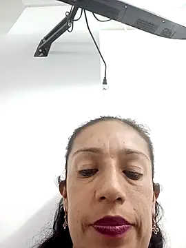 Snapshot of yaz_guzman chatting on February 12, 10:26 pm yaz guzman online show from February 12, 10:26 pm