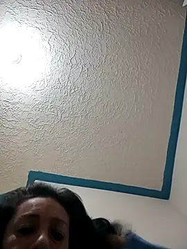 Snapshot of yaz_guzman chatting on February 13, 12:32 pm yaz guzman online show from February 13, 12:32 pm