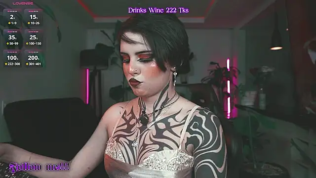 Snapshot of Trinity___s chatting on February 15, 4:20 am Trinity s online show from February 15, 4:20 am