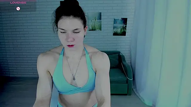 Lisa Ray online show from March 8, 8:18 am