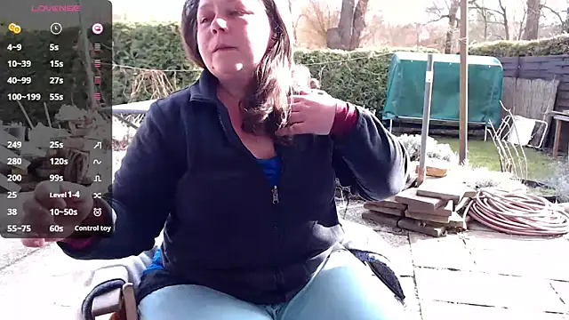 Snapshot of KasiaPrivat chatting on March 1, 1:51 pm KasiaPrivat online show from March 1, 1:51 pm