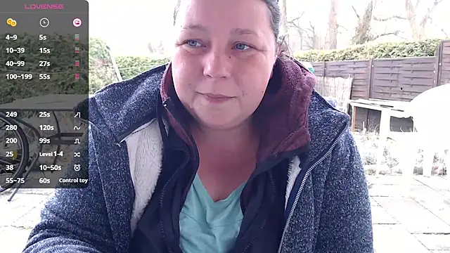 Snapshot of KasiaPrivat chatting on March 12, 8:51 am KasiaPrivat online show from March 12, 8:51 am