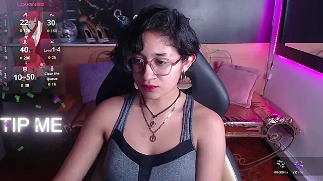 Lili Gomez  online show from October 6, 12:35 pm