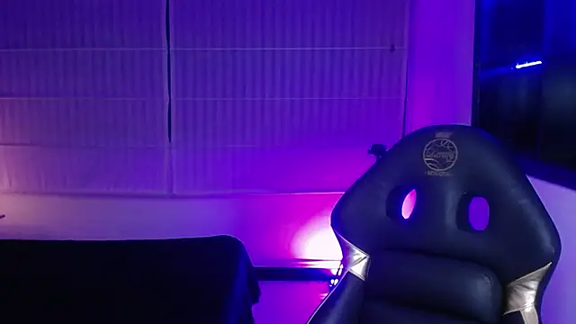 Lili Gomez  online show from November 26, 1:34 pm