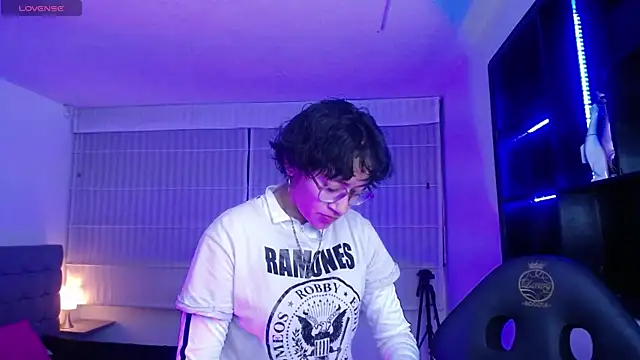 Lili Gomez  online show from January 12, 12:54 pm