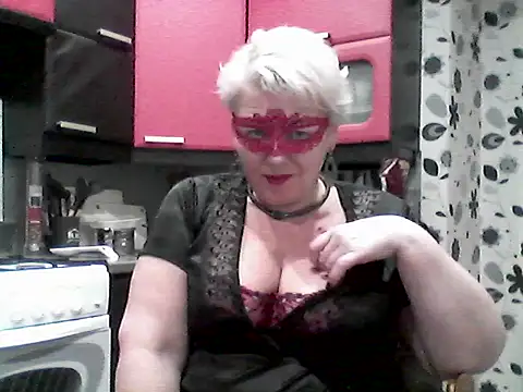 Lisa Suzie online show from March 11, 7:42 pm