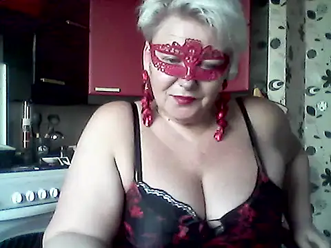 Lisa Suzie online show from March 15, 7:25 am