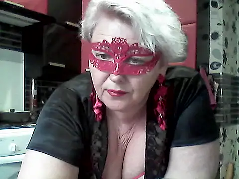 Lisa Suzie online show from April 20, 1:47 pm