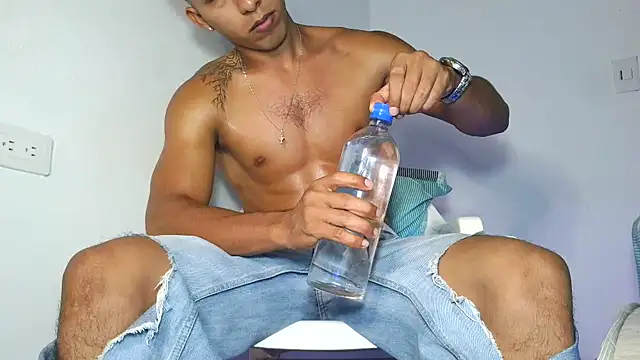 maximo vega newv online show from February 6, 9:07 pm