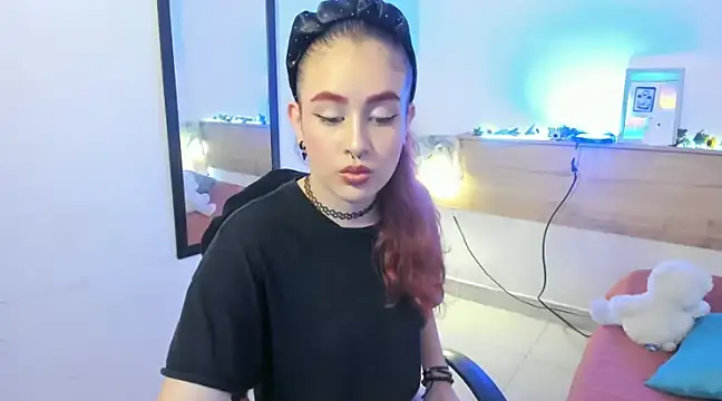 Emyli rousse  online show from January 4, 2:04 pm