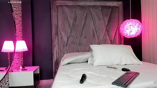 Snapshot of Pamela_Johnsonn chatting on November 17, 7:41 pm Pamela Johnsonn online show from November 17, 7:41 pm